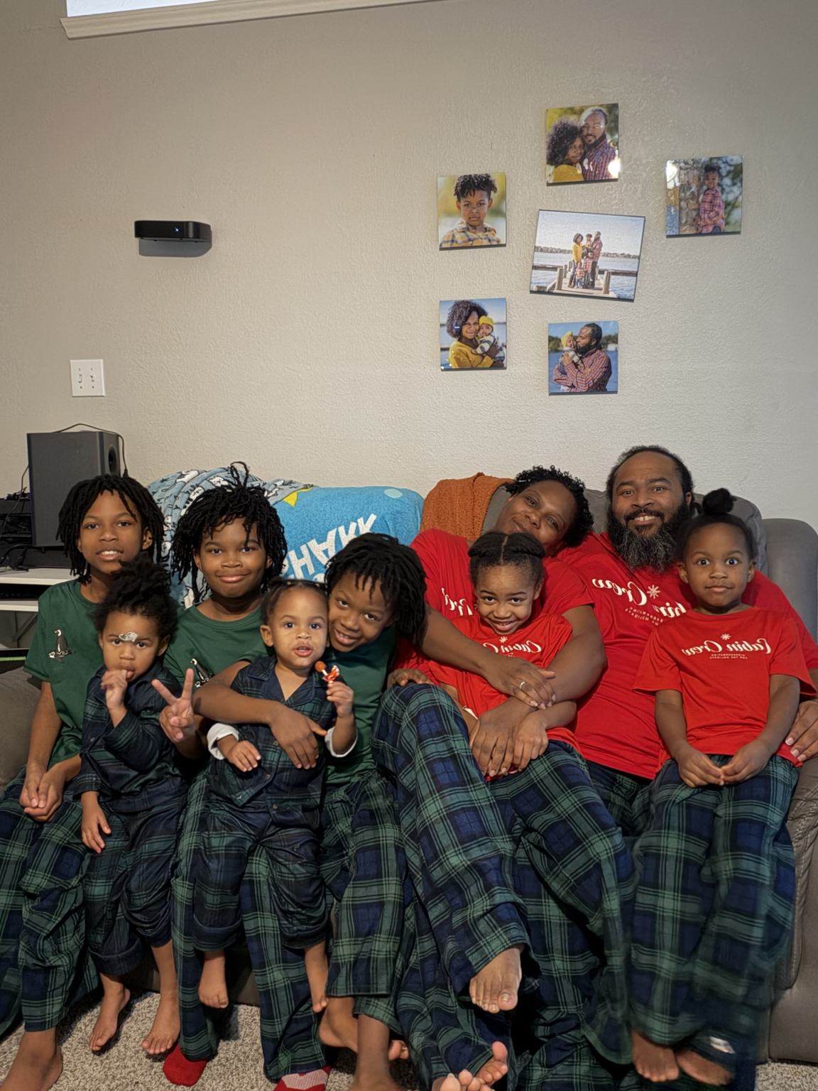 Elisabeth Thomas with her husband and seven children